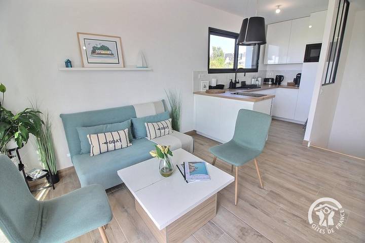 Gîte pour 3 personnes, avec Terrasse ainsi que Jardin et Vue à Binic