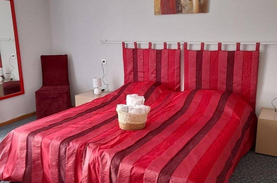 Double Room with Garden View in Ginasservis, Région de Brignoles