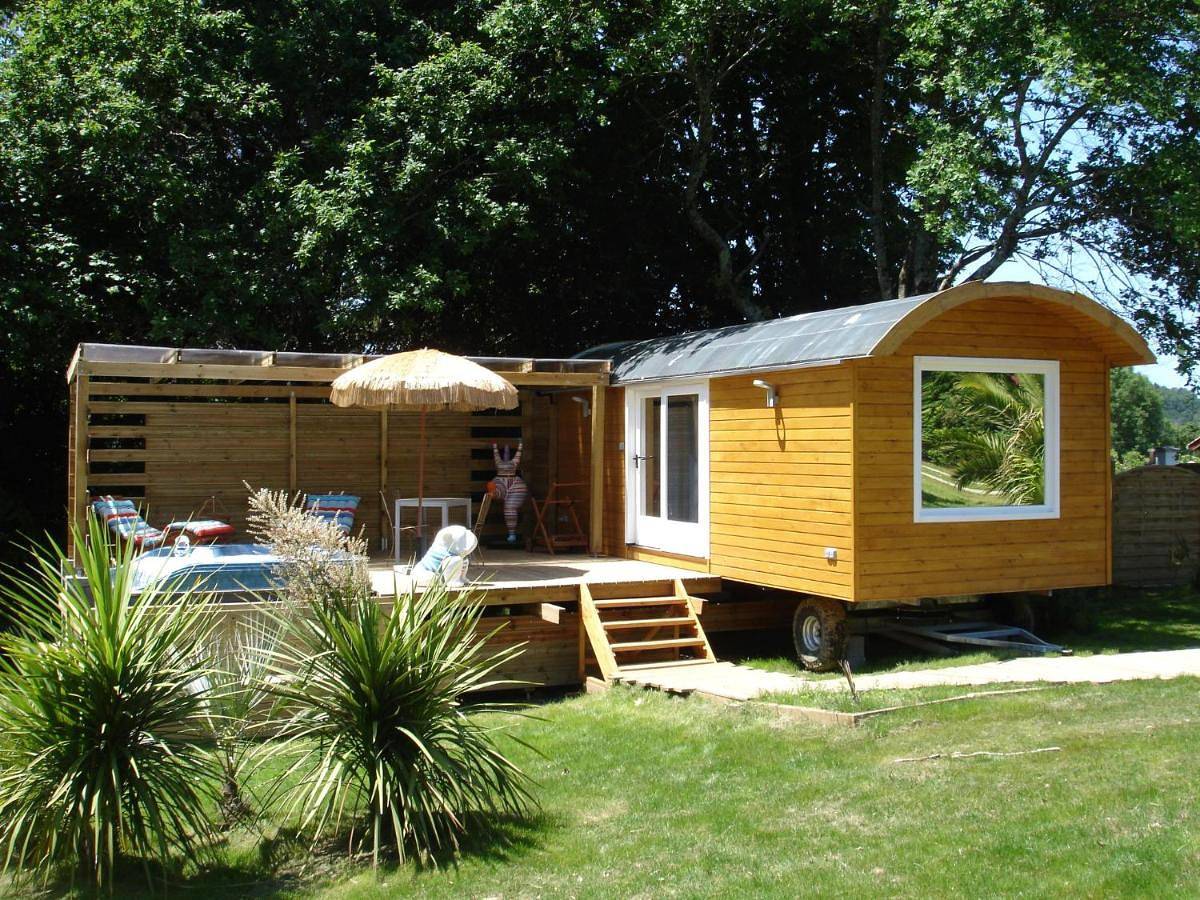 Marosenia Ttiki - Cabanes et Spa in Ascain, Région de Bayonne