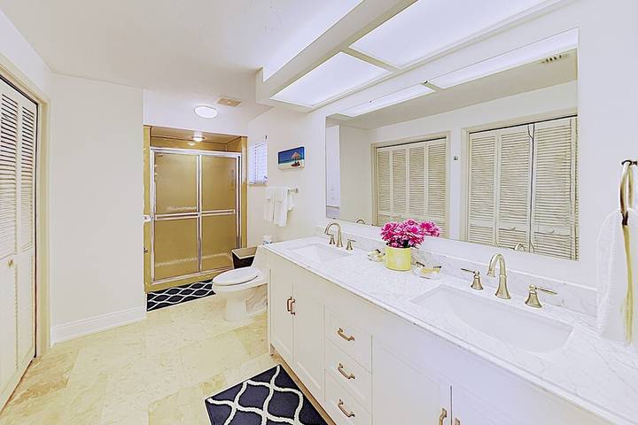 Vacation home for 6 people, with yard and terrace in Marco Island