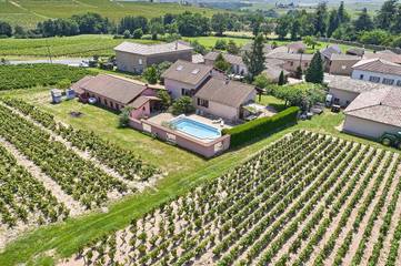 Gîte pour 4 personnes, avec piscine et jardin, animaux acceptés à Régnié-Durette