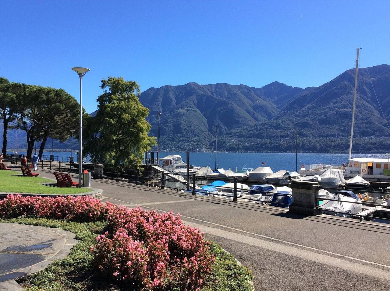 Ganze Wohnung, Zentrales Appartement an bester Lage, nahe dem See und Weitblick in Muralto, Tessiner Alpen