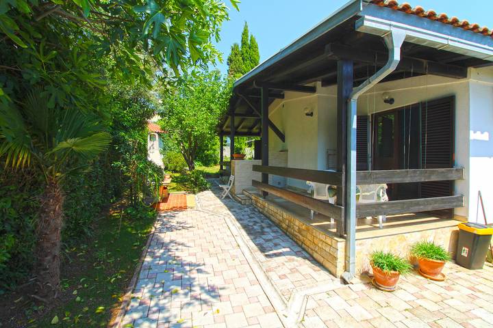 Ganze Wohnung, Ferienwohnung für 4 Personen mit Terrasse in Premantura, Südküste Istrien