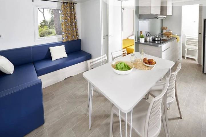 Mobil home pour 4 personnes, avec bassin pour enfant à Baye - 4