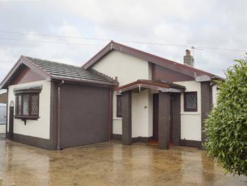 Log Cabin for 6 People in Swansea region, Photo 1