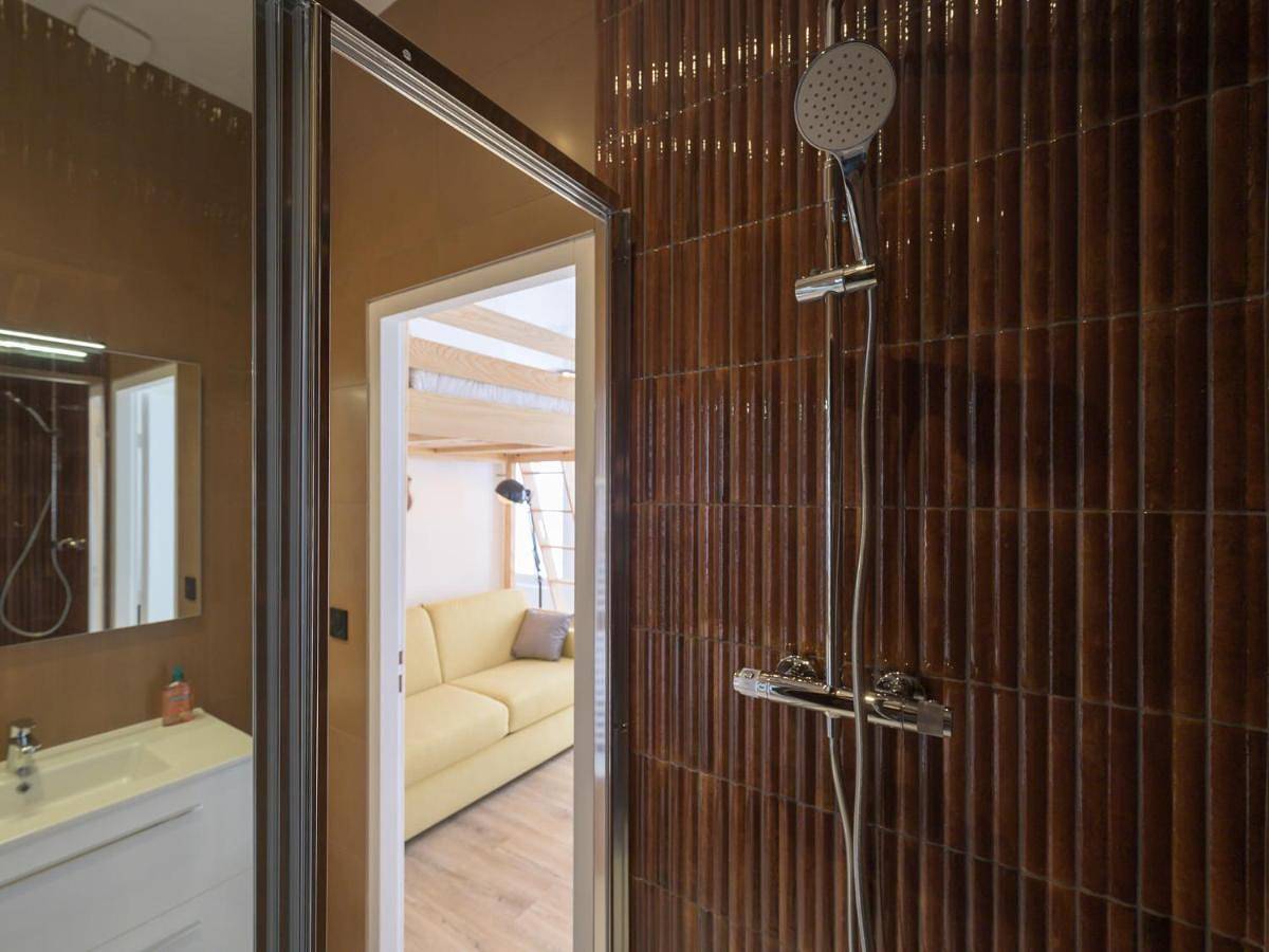 Appartement entier, Studio refais à neuf proche Gare Oullins, Sanofi, A7 in Oullins, Lyon et ses environs