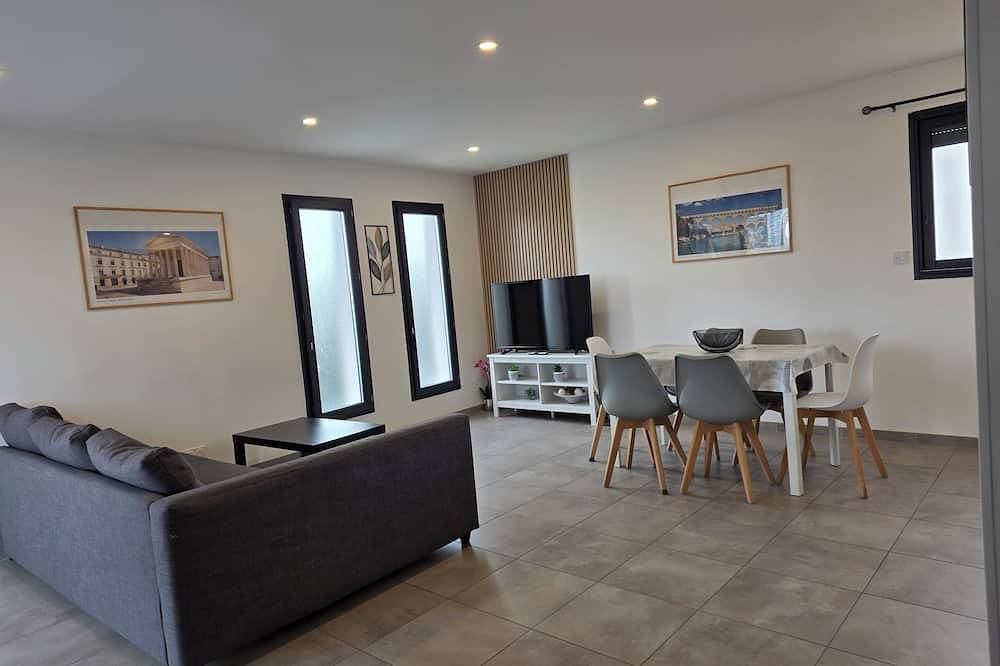 Appartement entier, La Guariguette, La mer, Le Pont du Gard, la Camargue à 25mn & Piscine Privatisée in Milhaud, Région de Nîmes