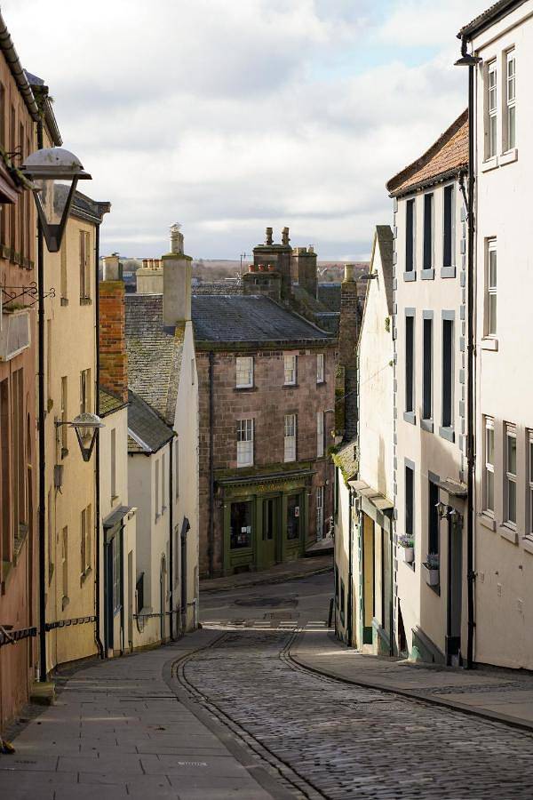 Clovelly House Relaxed Family Coastal Home in Berwick-upon-Tweed, Northumberland