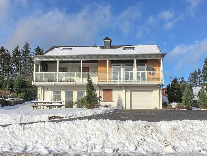 Ferienhaus für 12 Personen, mit Balkon und Terrasse sowie Garten in Neuastenberg