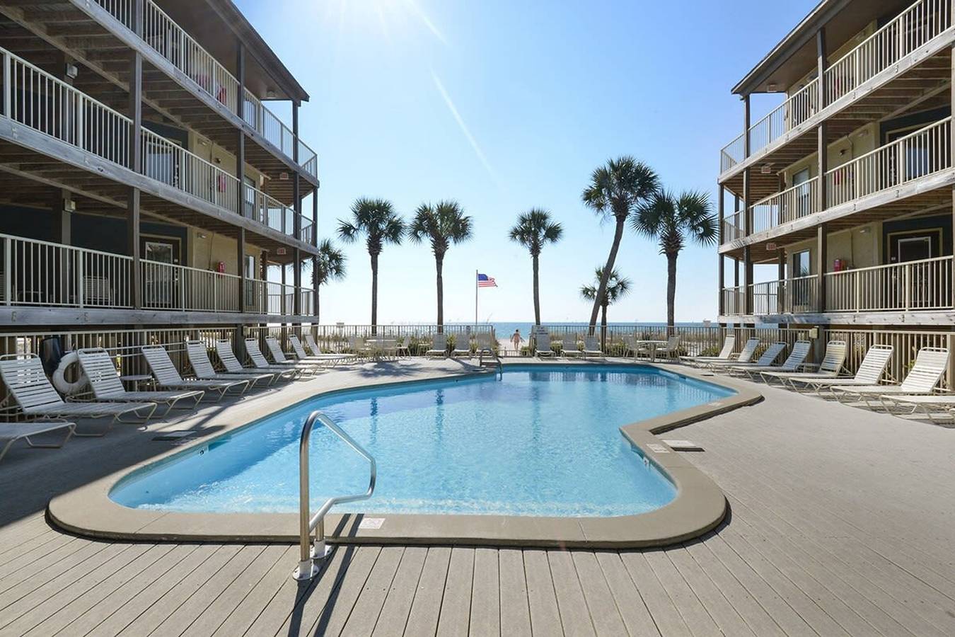 Entire apartment, Sandpiper 1C- Stylish Gulf-side affordable in Gulf Shores, Mobile Bay