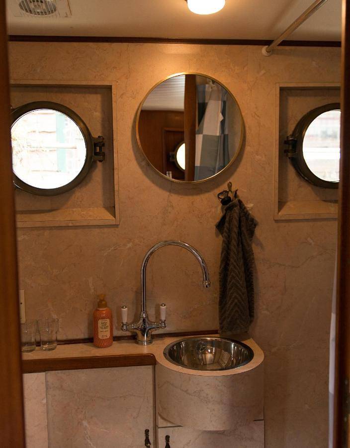 Bateau pour 2 personnes, avec jardin et vue, animaux acceptés dans Groningue - 2