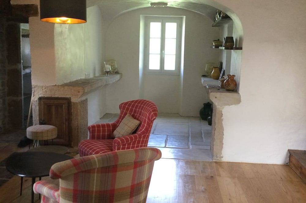 Gite De Charme Avec Piscine A 10 Mns De Figeac in Camburat, Lot