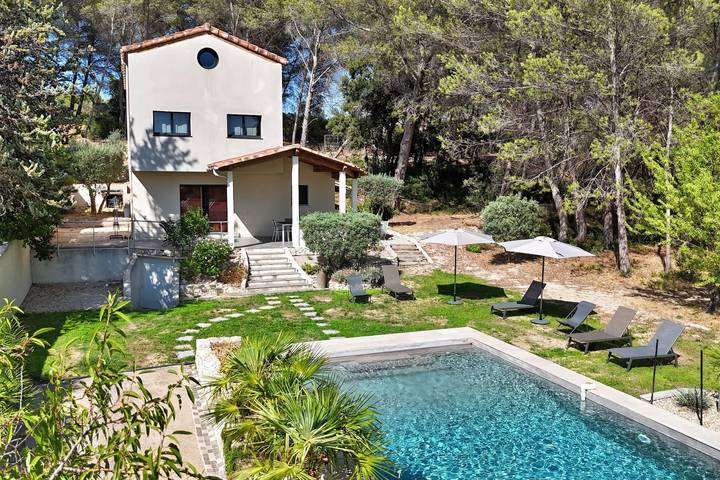 Ferienhaus für 10 Personen, mit Terrasse und Garten sowie Pool