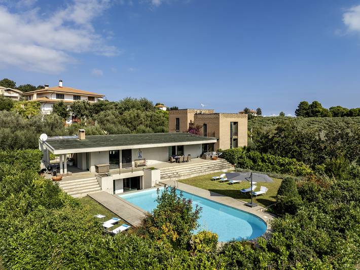 Villa for 8 people, with garden, with pets in Abruzzo