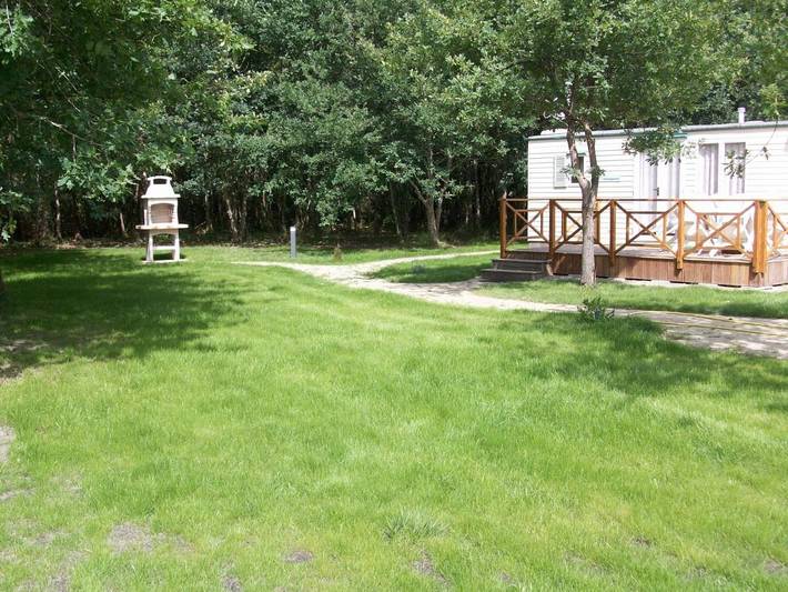 Camping pour 4 personnes, avec terrasse et jardin, animaux acceptés à Vendays-Montalivet - 2