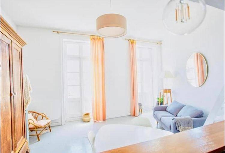 Geheel appartement, Apartment with Balcony in Vannes, Côte des Mégalithes
