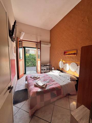 Alojamiento Y Desayuno para 4 Personas en Acireale, Provincia de Catania, Foto 4