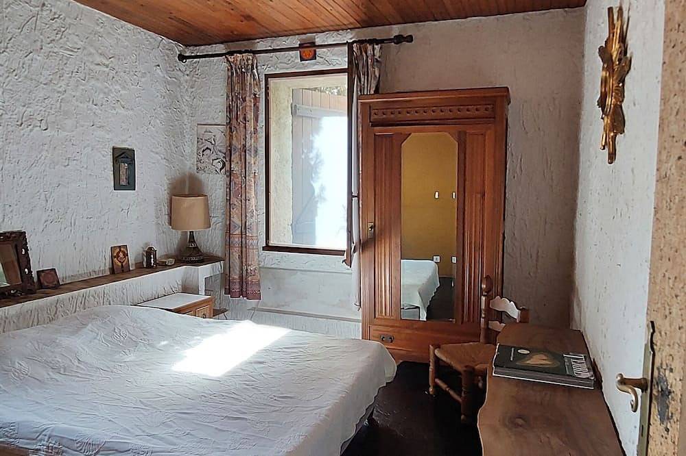 Villa Les Oliviers breathtaking sea and mountain views in Sartène, Distrito de Sartène