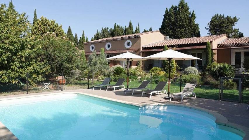 Chambre d’hôte pour 2 personnes, avec piscine et jardin, animaux acceptés au Parc naturel régional des Alpilles - 2