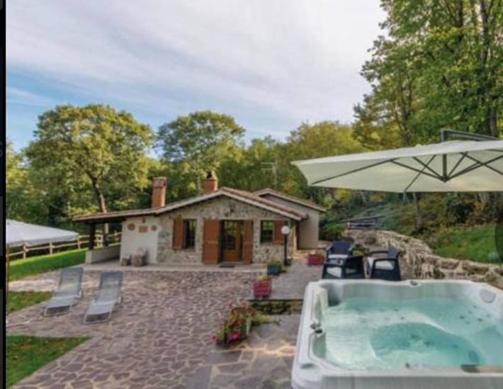 Location de vacances pour 4 personnes, avec jardin ainsi que jacuzzi et piscine à Campiglia d'Orcia - 2