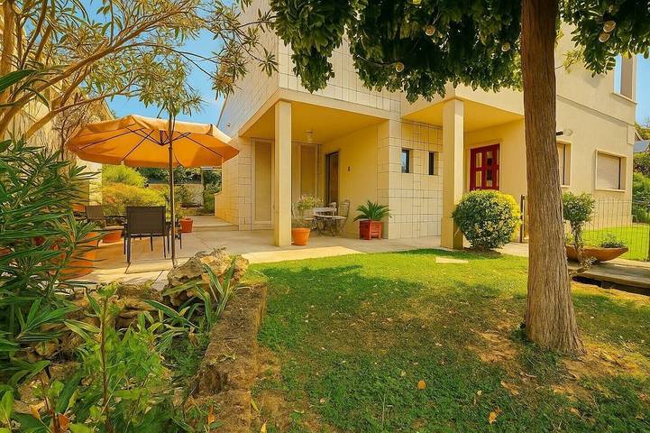 Holiday apartment for 6 people, with garden and terrace - 1