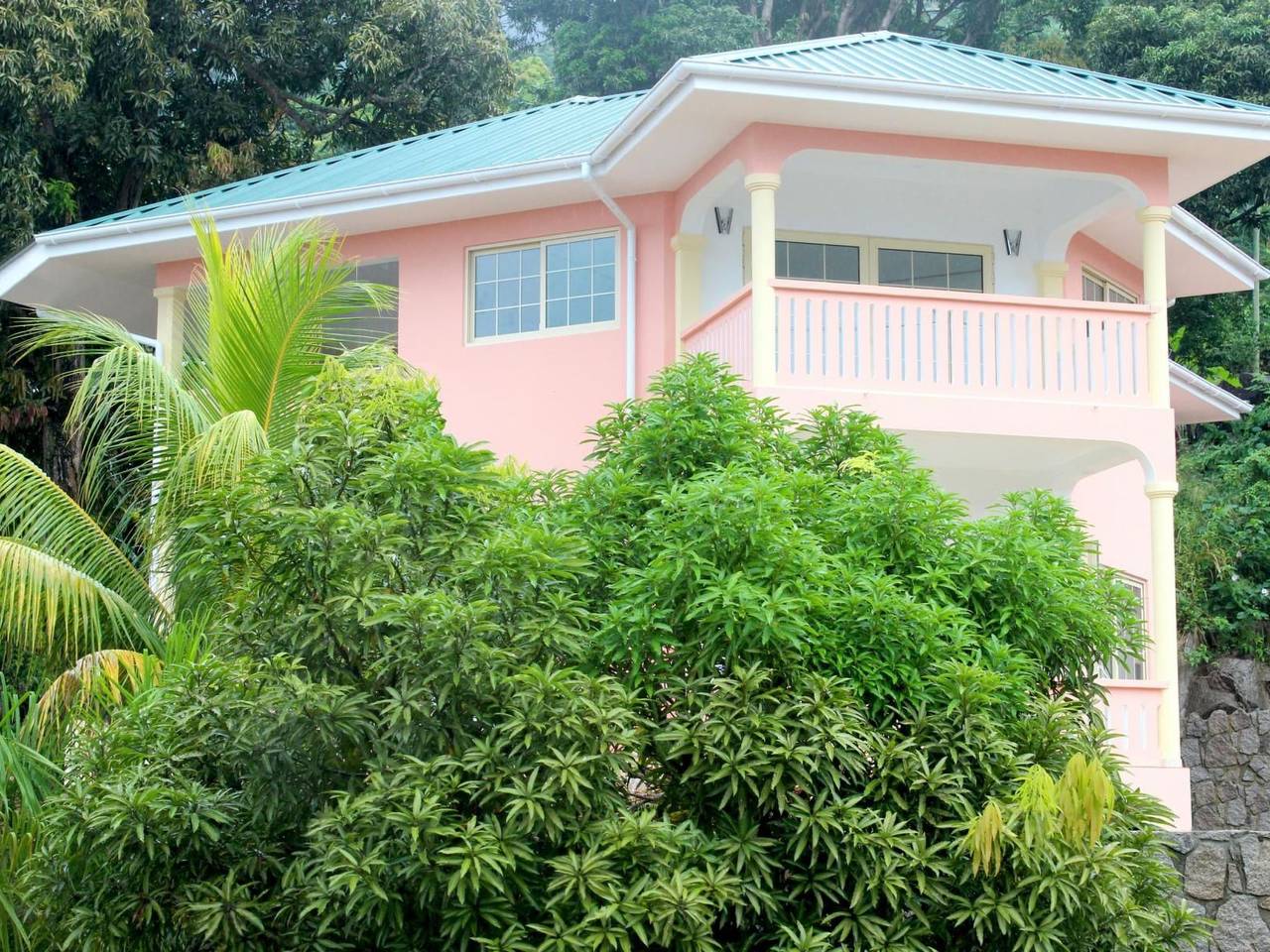 Ganze Wohnung, Horizon, klimatisierte Ferienwohnung mit Balkon in Mahé