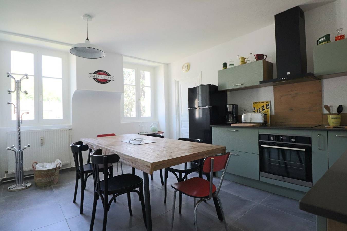 Entire apartment, Apartment 'Le Gentiane' with Mountain View and Wi-Fi in La Bourboule, Volcans d'Auvergne Regional Nature Park
