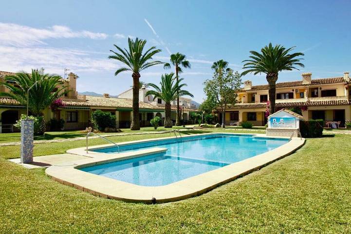 Bungalow für 4 Personen, mit Balkon und Garten sowie Pool in Dénia