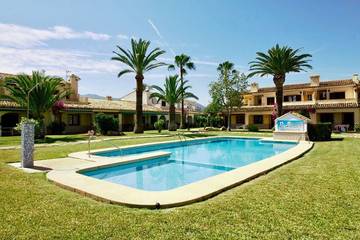 Bungalow für 4 Personen, mit Balkon und Pool sowie Garten in Dénia