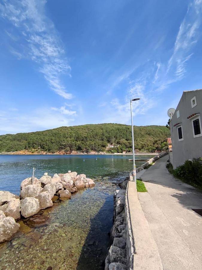 Ferienwohnung für 2 Personen, mit Ausblick und Terrasse auf Cres - 2