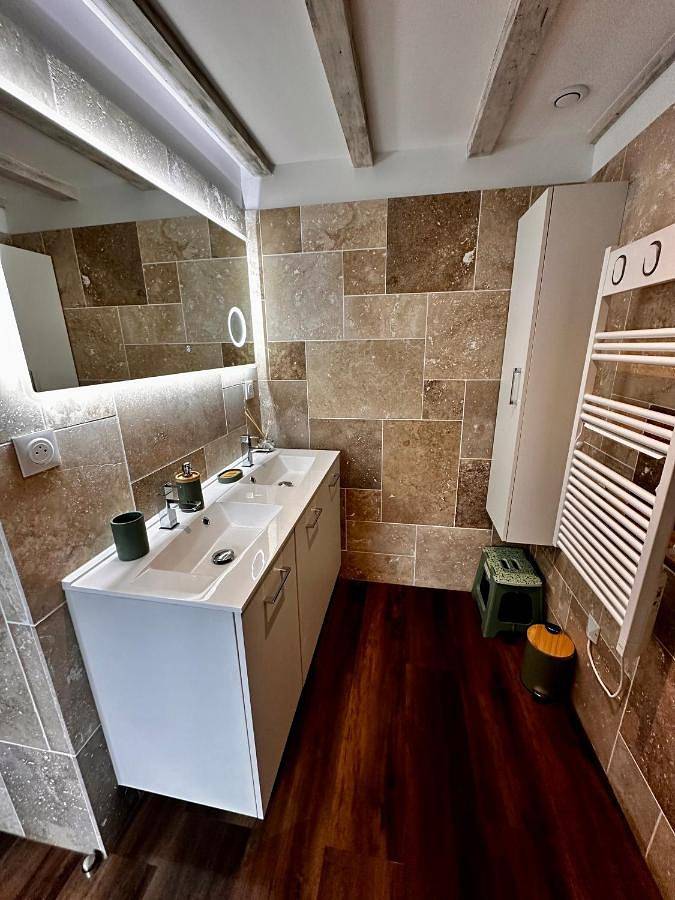 Location de vacances pour 6 personnes, avec terrasse et jardin à Montchanin - 3