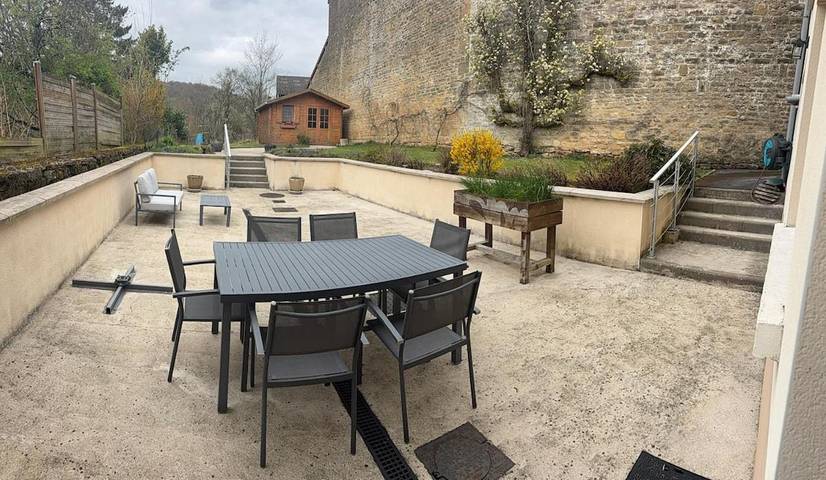 Location de vacances pour 6 personnes, avec terrasse à Balaives-et-Butz