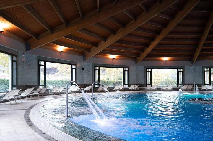 Hôtel pour 2 personnes, avec jardin et piscine ainsi que vue et sauna, animaux acceptés dans Solares - 4