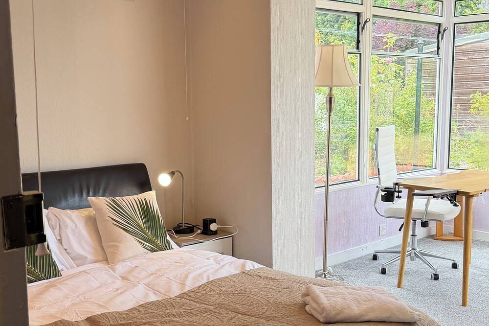 Cute cottage for 8, near city centre, parking, gardens. Newly refurbished. in Edinburgh, Edinburgh und Lothian