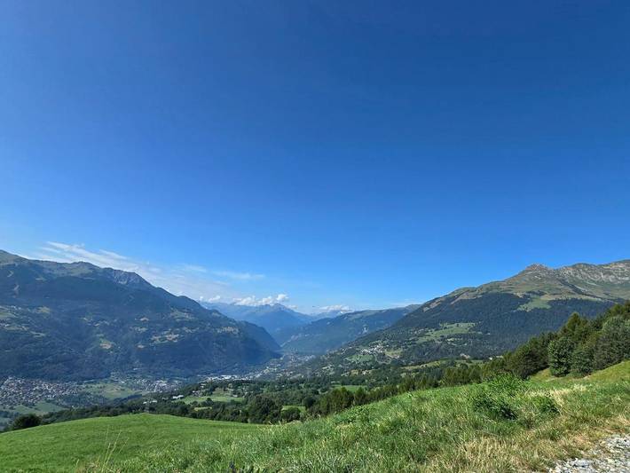 Gîte pour 6 personnes, avec vue et jardin, animaux acceptés à Valezan - 2