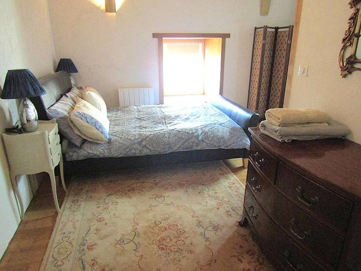 Location de vacances pour 4 personnes, avec vue ainsi que jardin et piscine à La Chapelle-Pouilloux - 4