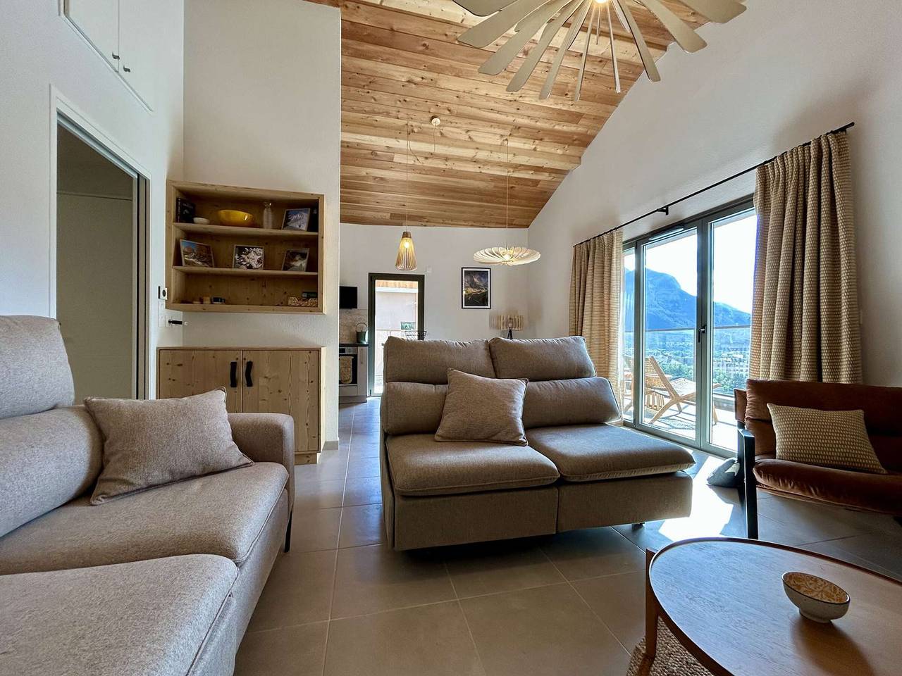 Apartamento entero, Apartamento nuevo 4 habitaciones para 6 personas con terraza en Briançon in Briançon, Serre Chevalier