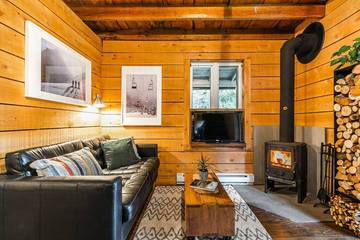 Gîte pour 6 personnes, avec balcon ainsi que jacuzzi et jardin à Bromont