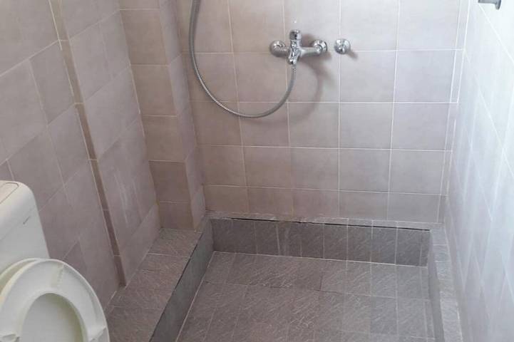 Ganze Wohnung, Apartment for four people with free parking in the yard of the house. in Budva, Opština Budva