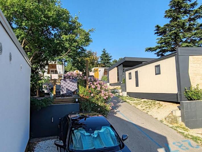 Camping pour 6 personnes, avec piscine et jacuzzi ainsi que jardin et bassin pour enfant, adapté aux familles dans Primorje-Gorski Kotar - 4