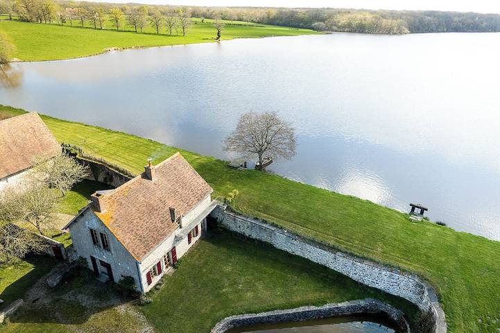 Gîte pour 7 personnes, avec jardin à Toury-sur-Jour