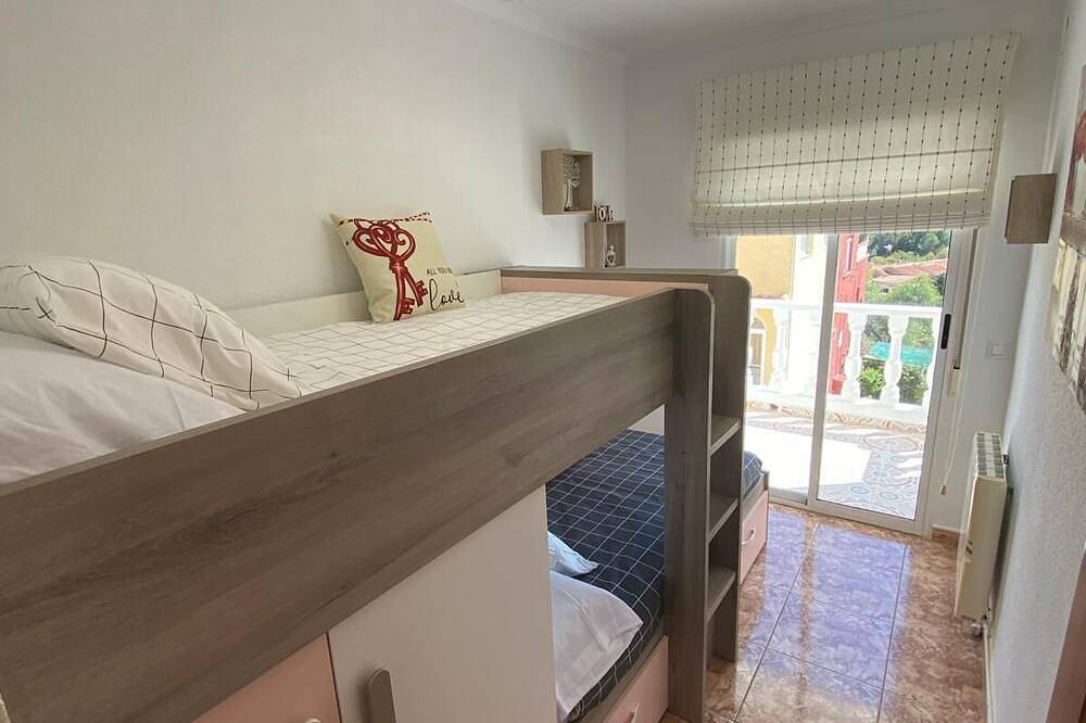 A charming 2 bedroom, 2 bathroom property on 2 levels. in San Fulgencio, Costa Blanca