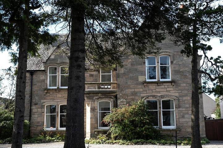 Holiday rental for 8 people in Elgin