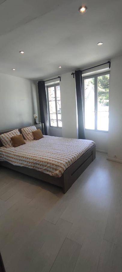Appartement entier, Aubigny appartement centre ville 1e étage in Aubigny-sur-Nère, Sologne