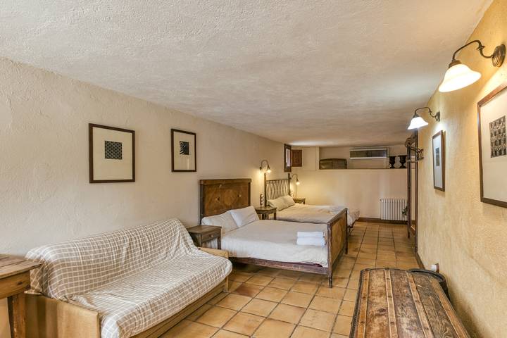 Apartamento para 6 personas, con jardín y piscina para niños, Se admiten mascotas en Pla de l'Estany