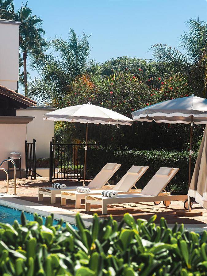 Apartahotel para 3 personas, con vistas y jardín además de vistas al lago y piscina en Marbella