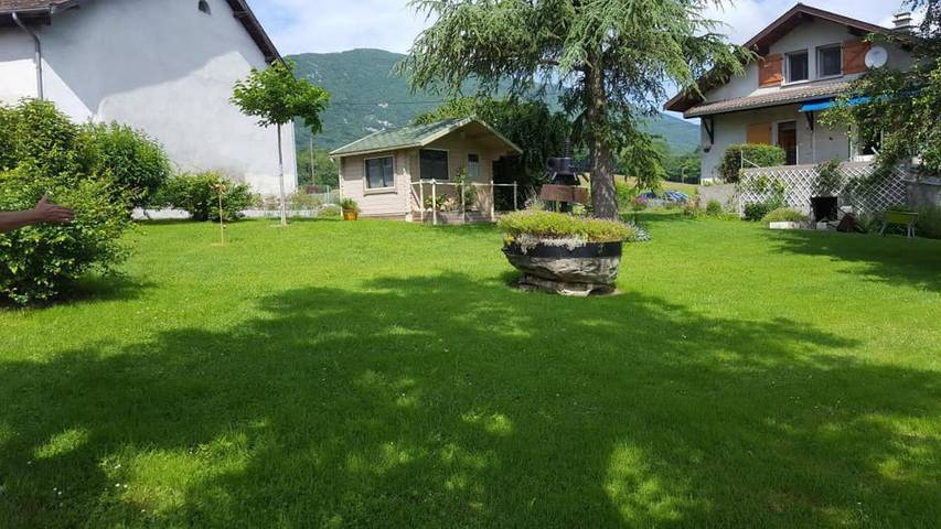 Location de vacances pour 2 personnes, avec jardin et terrasse dans Minzier