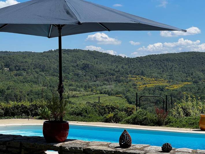 Location de vacances pour 2 personnes, avec piscine et vue ainsi que jardin et terrasse à Saint-Christol-de-Rodières - 2