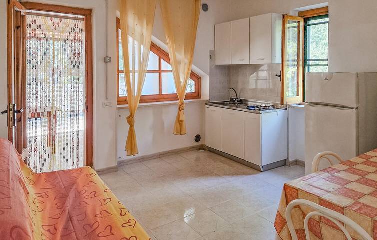 Appartement de luxe avec piscine, parking, climatisation, à proximité de la plage (2 km) in Vieste, Gargano