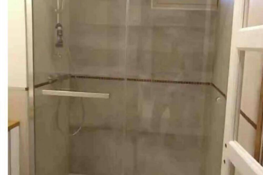 Entire apartment, Sunny Flat & River Border view, 30min to Paris center in Choisy-le-Roi, Val-de-Marne